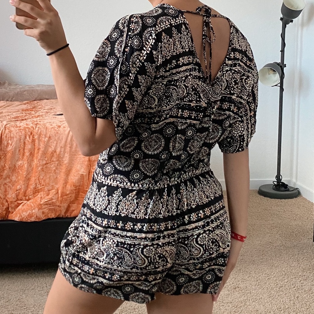 Forever21 Romper - Picture 4 of 4